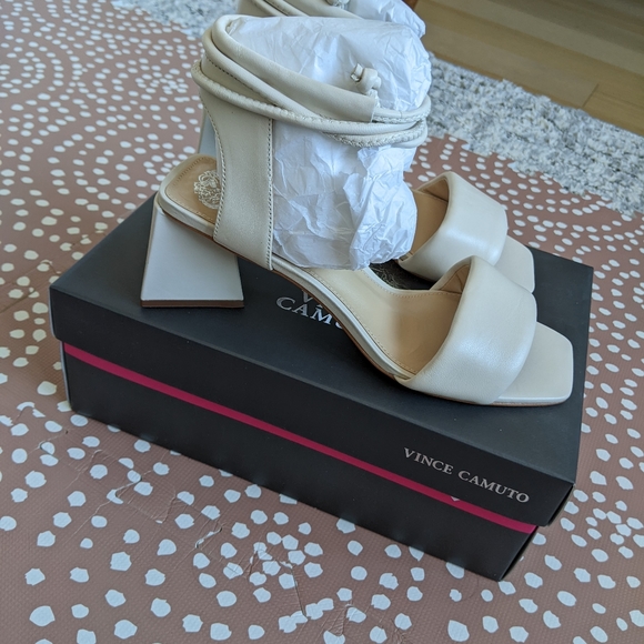 Vince Camuto | Shoes | Nwt Vince Camuto Vernisa Sandals Mascarpone Size 8 |  Poshmark